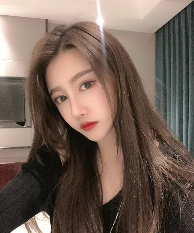 体验极品兼职在校学妹 白嫩的皮肤颜值高